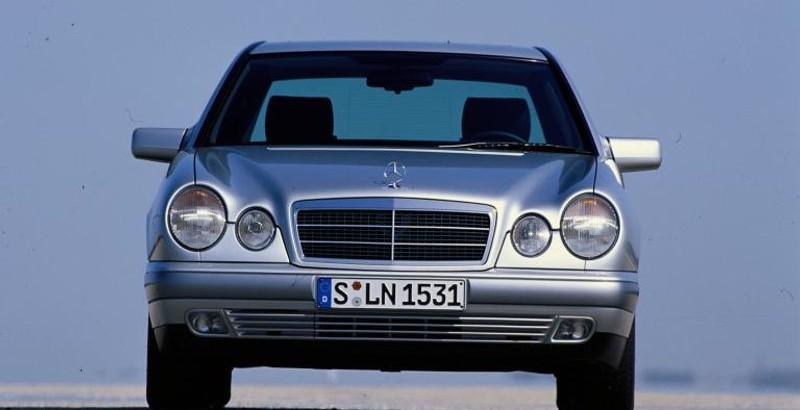 Mercedes E 200 1995 (W210)